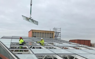 produksjon og montering av vinduer, skyvedører, foldedører og fasader