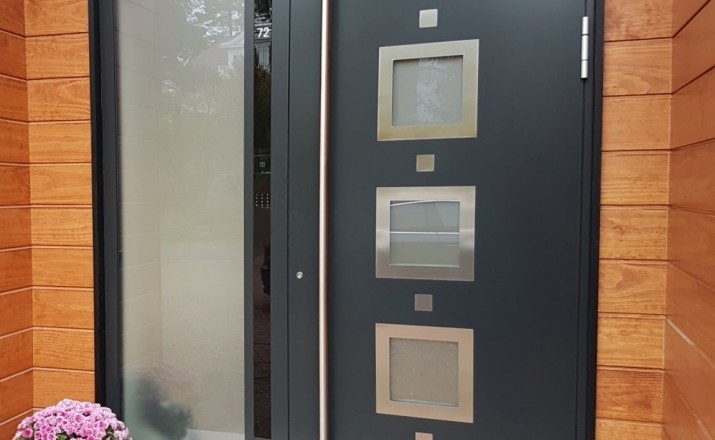 Aluminium entrance doors