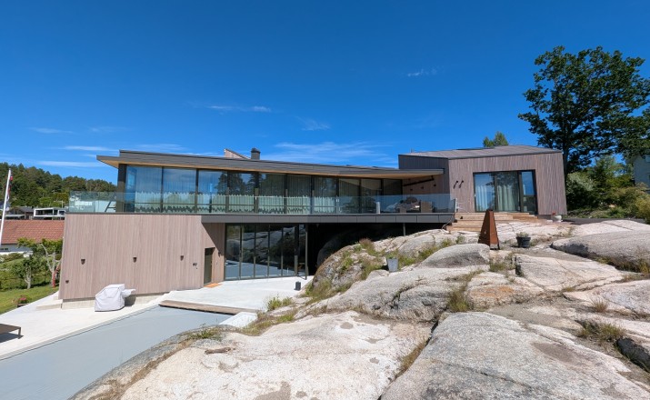 Strømmen full aluminium folding door Schüco AS 90 FD.HI
