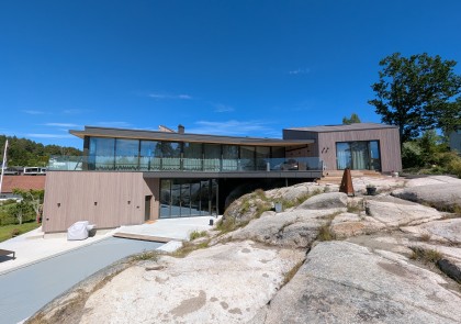 Strømmen aliuminium folding door Schüco